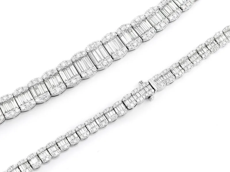14k White Gold Graduated Baguette Tennis Chain 32.00 ctw