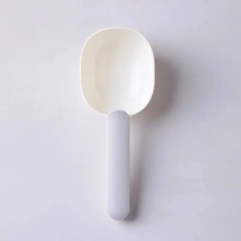 Dry Food Scoop w/ Bag Clip
