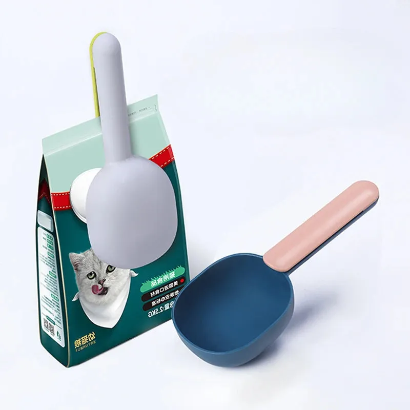Dry Food Scoop w/ Bag Clip