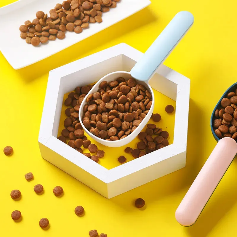 Dry Food Scoop w/ Bag Clip