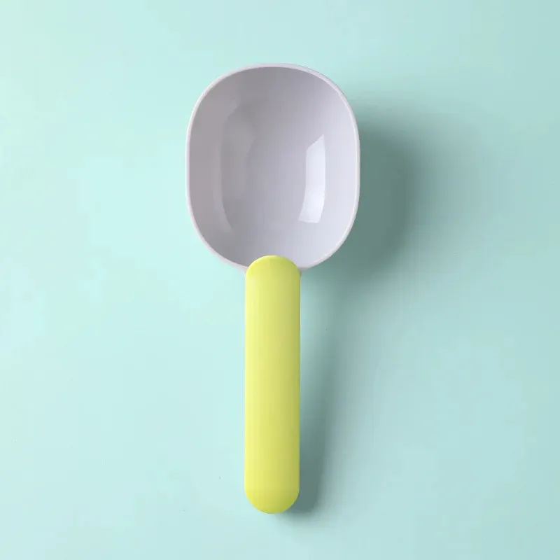 Dry Food Scoop w/ Bag Clip