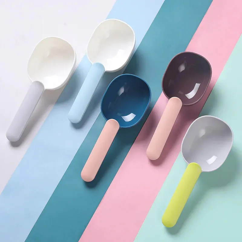 Dry Food Scoop w/ Bag Clip