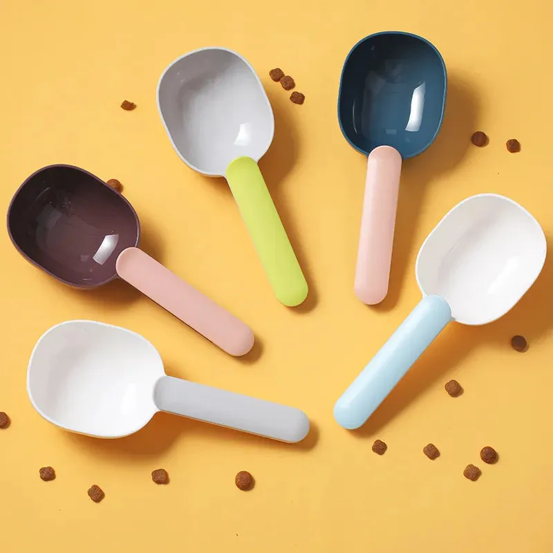 Dry Food Scoop w/ Bag Clip