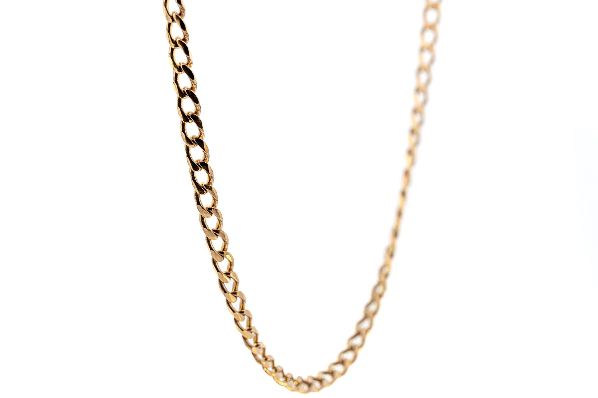 Showcasing a Masterpiece: The Yellow Gold Curb Link Chain!