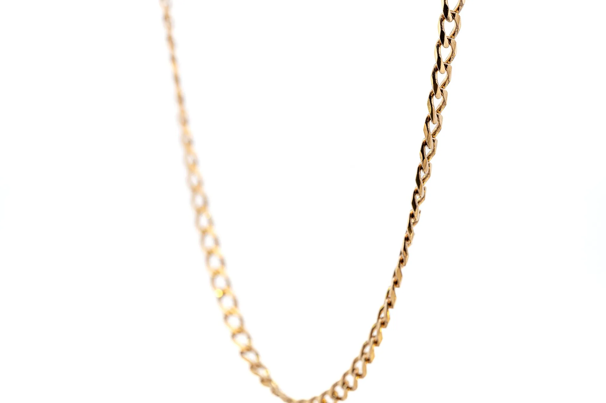 Showcasing a Masterpiece: The Yellow Gold Curb Link Chain!