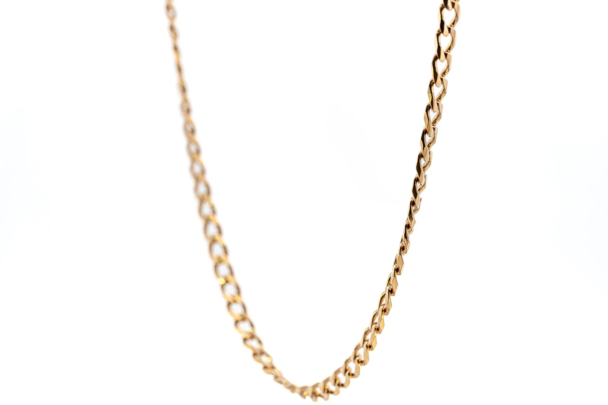 Showcasing a Masterpiece: The Yellow Gold Curb Link Chain!