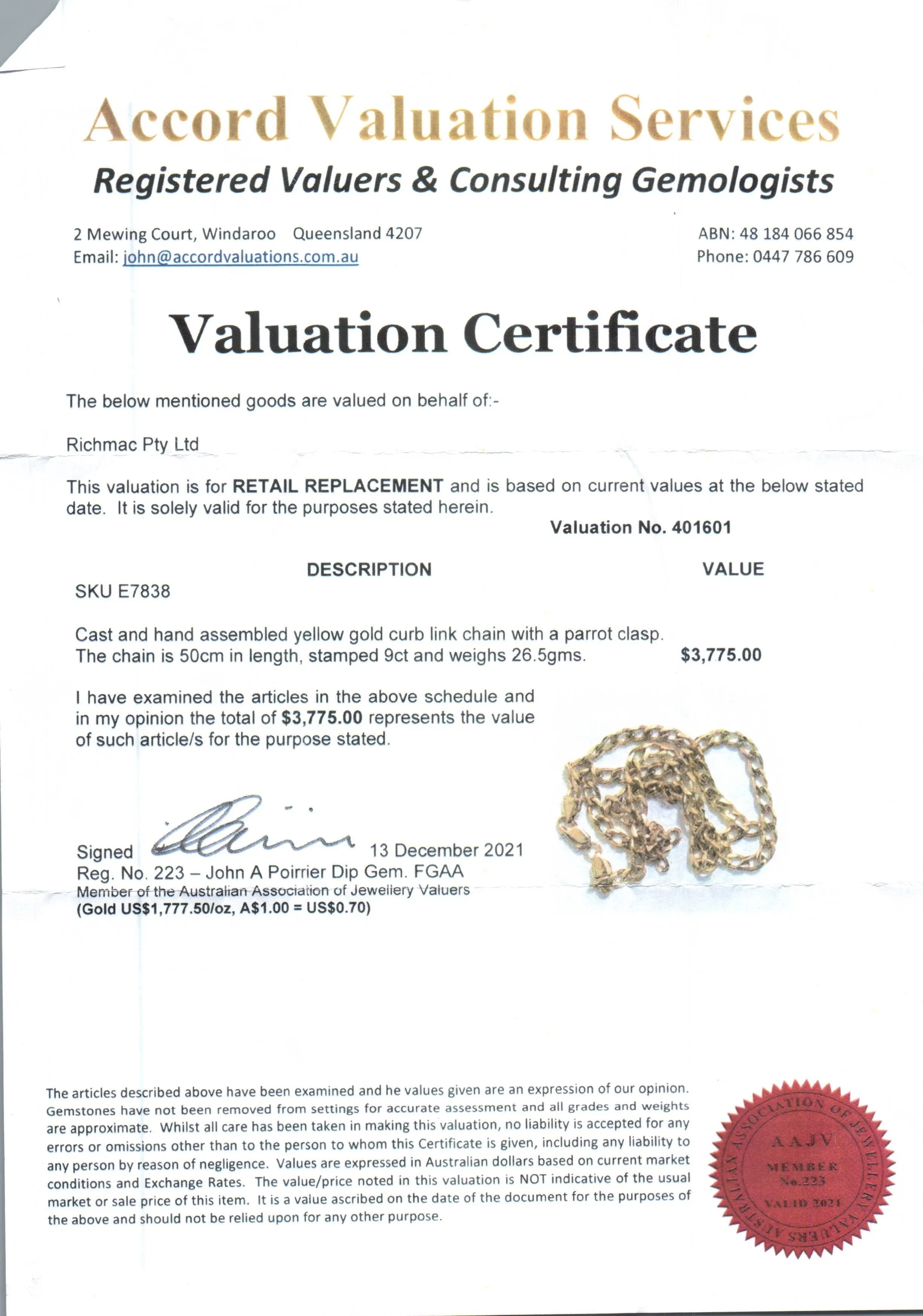 Showcasing a Masterpiece: The Yellow Gold Curb Link Chain!