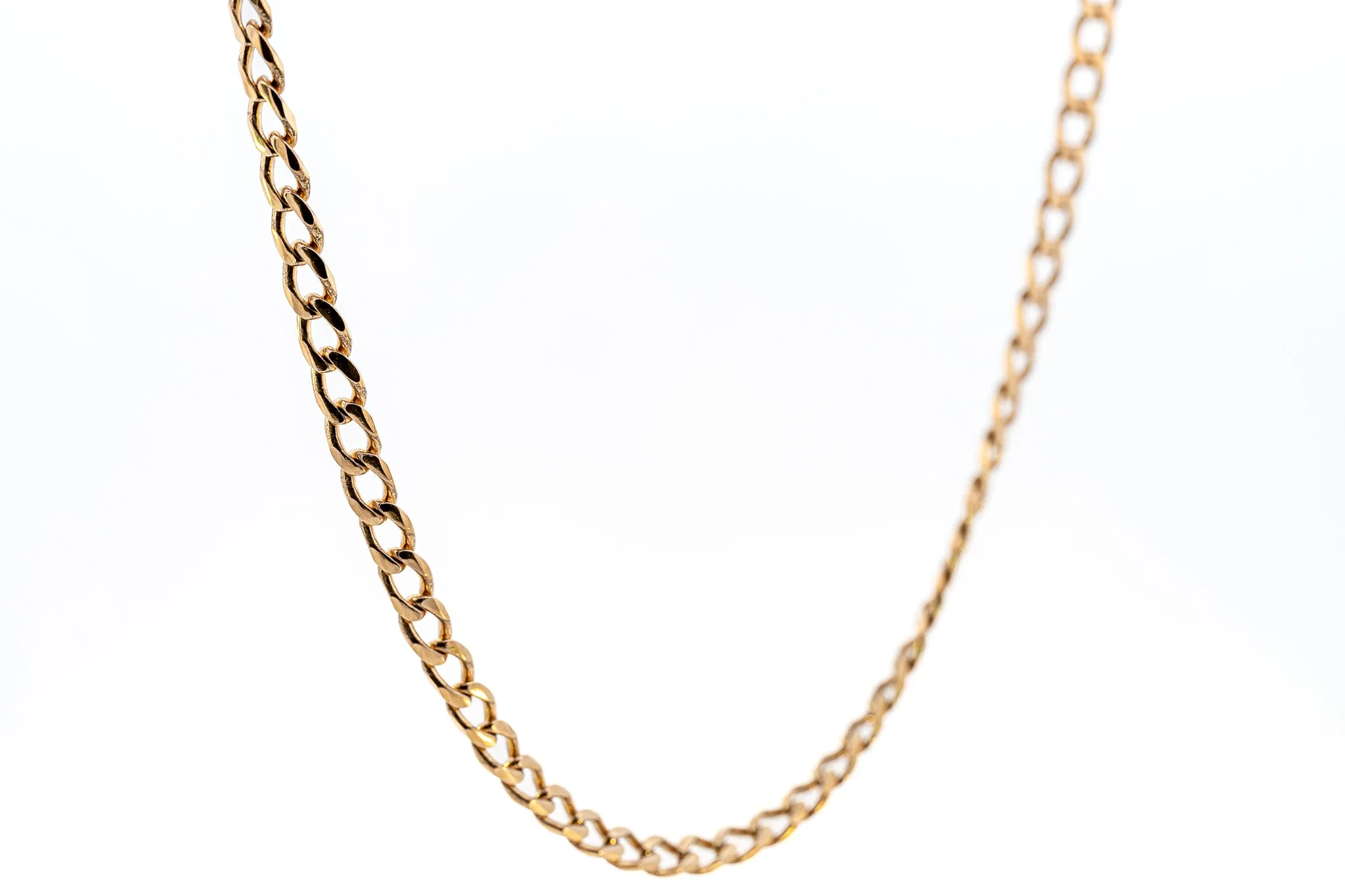 Showcasing a Masterpiece: The Yellow Gold Curb Link Chain!